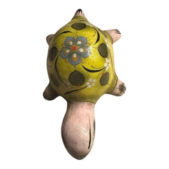 Vintage paper mache folk art turtle with floral accents. Signed. Unique decor - Picture 3 of 16